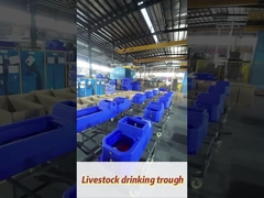 Αδύναμη 300 χιλιοστά ύψος βαρύ φορτίο Πολυαιθυλένιο μπλε δεξαμενή νερού ζωικού κεφαλαίου με ρυθμό ροής